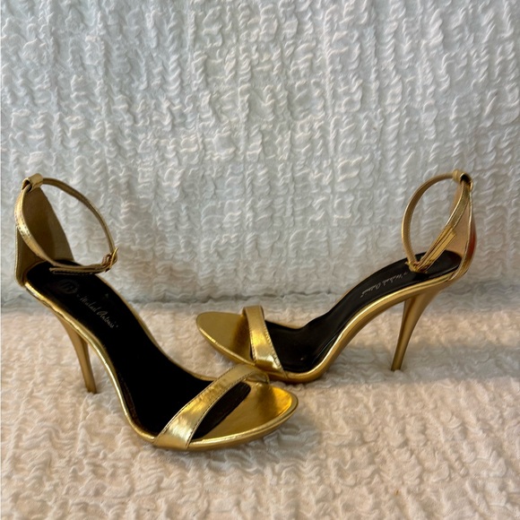 Antonio Melani gold heels! - Picture 3 of 6